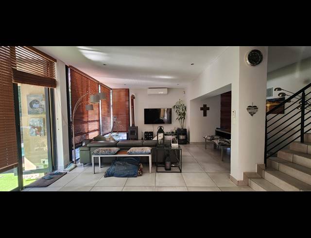3 BEDROOM CLUSTER FOR SALE IN NORTH RIDING